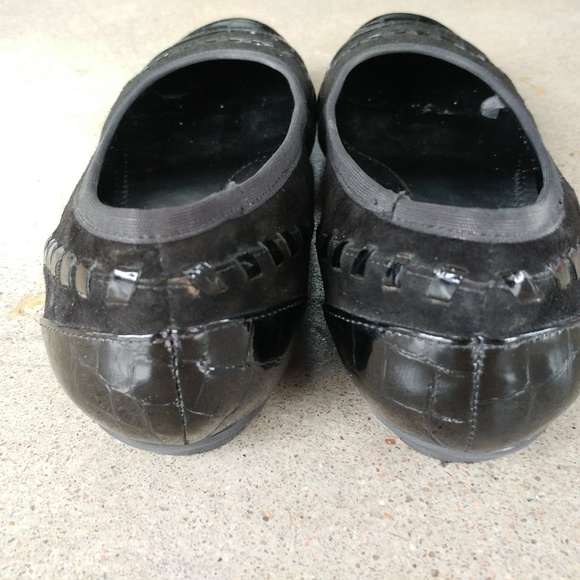 Vaneli Black Flats Patten Leather and Suede - Picture 5 of 8